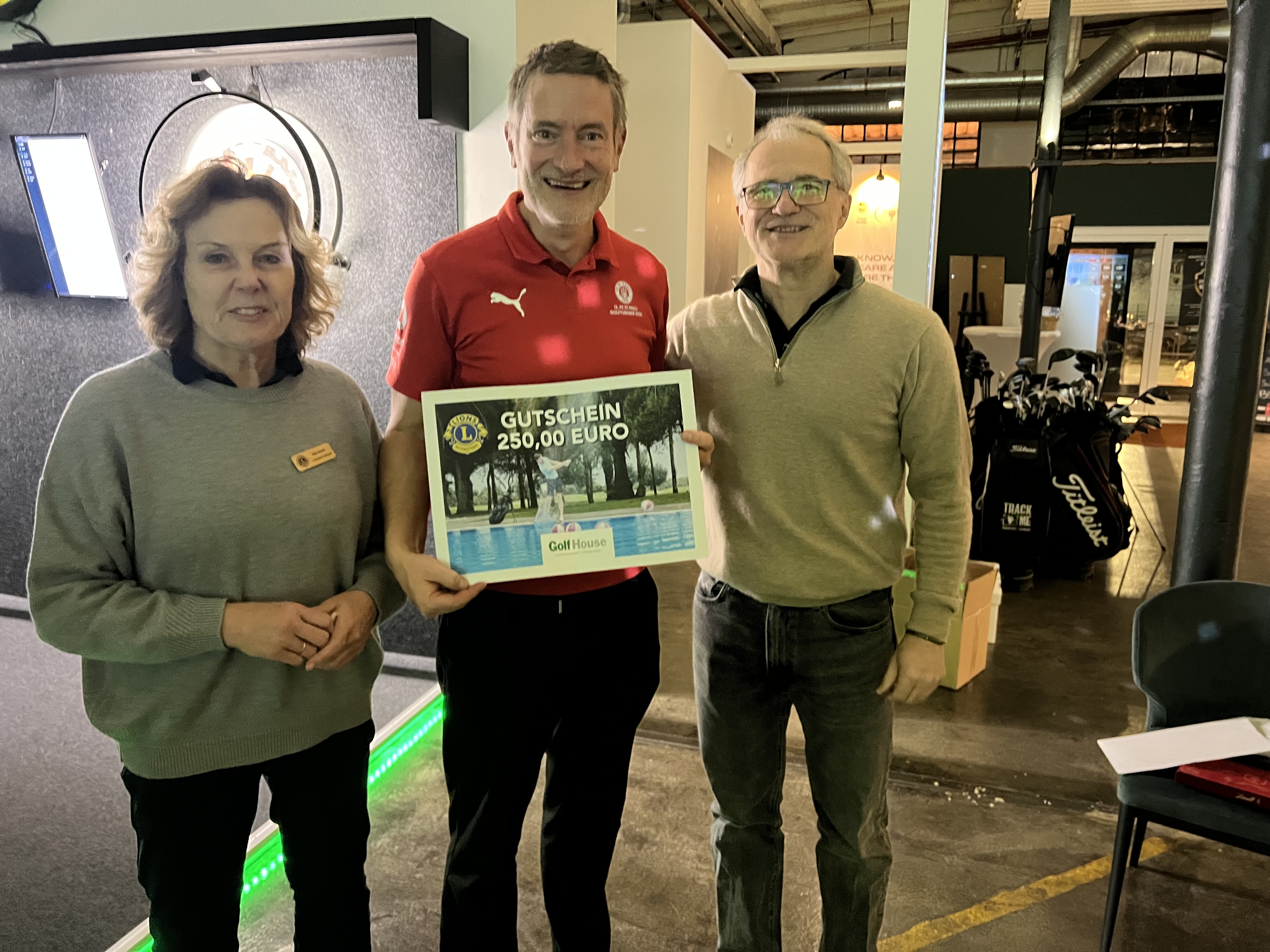 Übergabe des dritten Preises