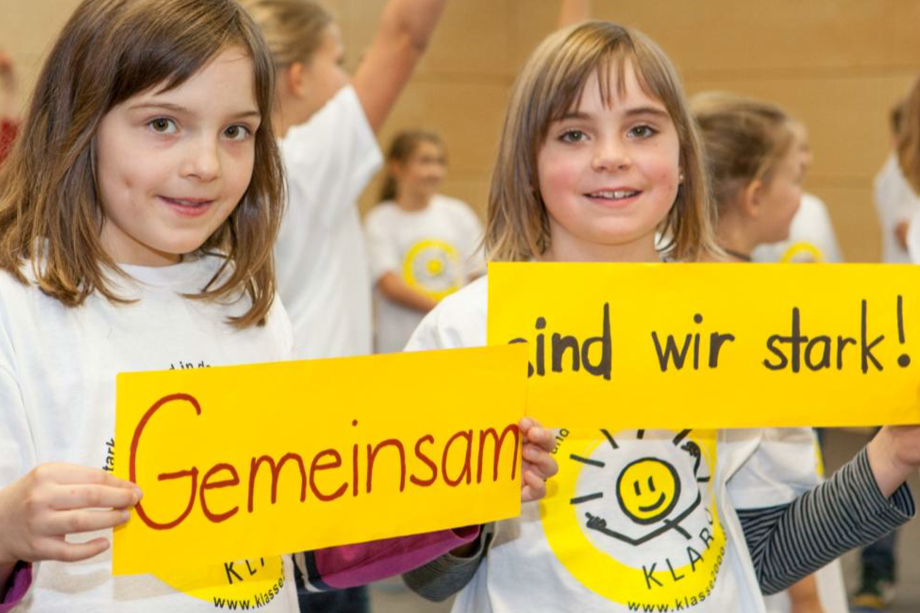 Zwei Grundschulkinder im Klasse2000 Programm
